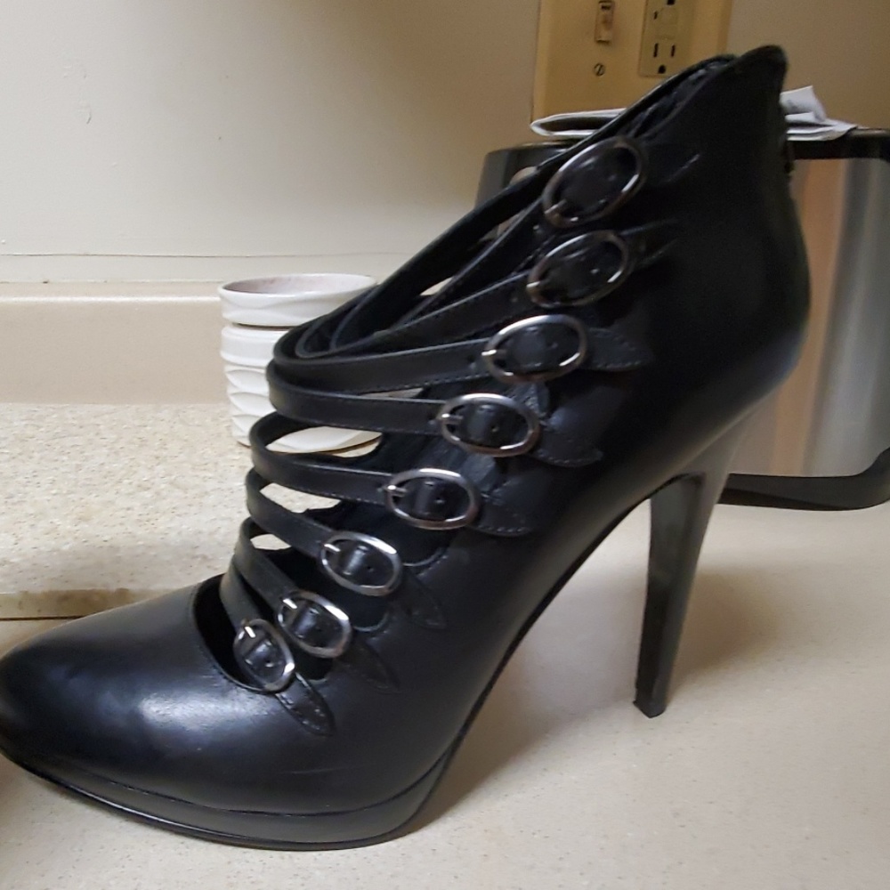 Fanco Fortini Black Leather Heels (Rare Find) - Picture 3 of 8